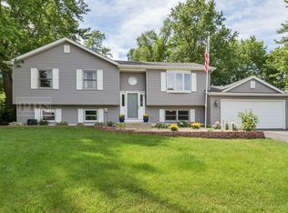 7511 Hickory Trl, Wonder Lake, IL 60097