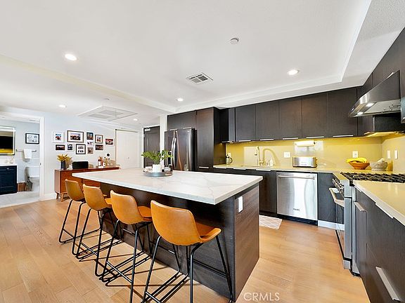 5th image of 2939 Leeward Ave #516