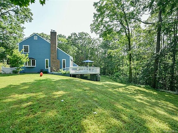 5th image of 33 Woodcutters Dr
