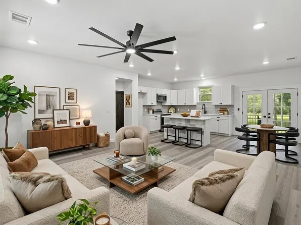 165 Nuuanu Ln, Bastrop, TX 78602