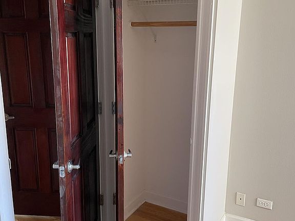 4th image of 424 W Belmont Ave #1401