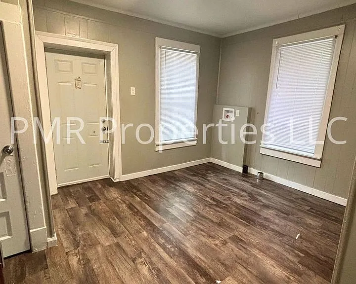 1821 S 11th St — Photo 15