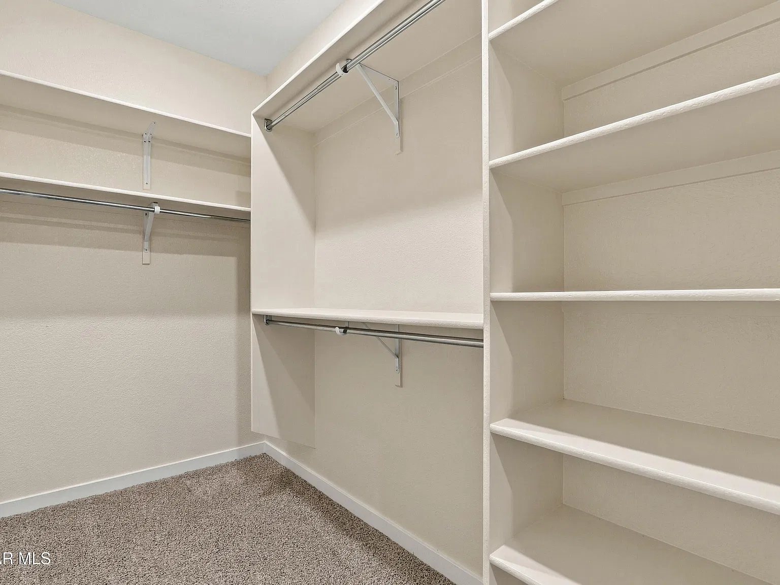 3 bed, 2.0 bath, 1456 sqft, $1,950 — Photo 4