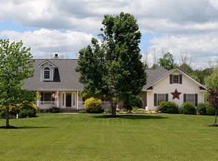 16790 Auburn Springs Dr, Chagrin Falls, OH 44023
