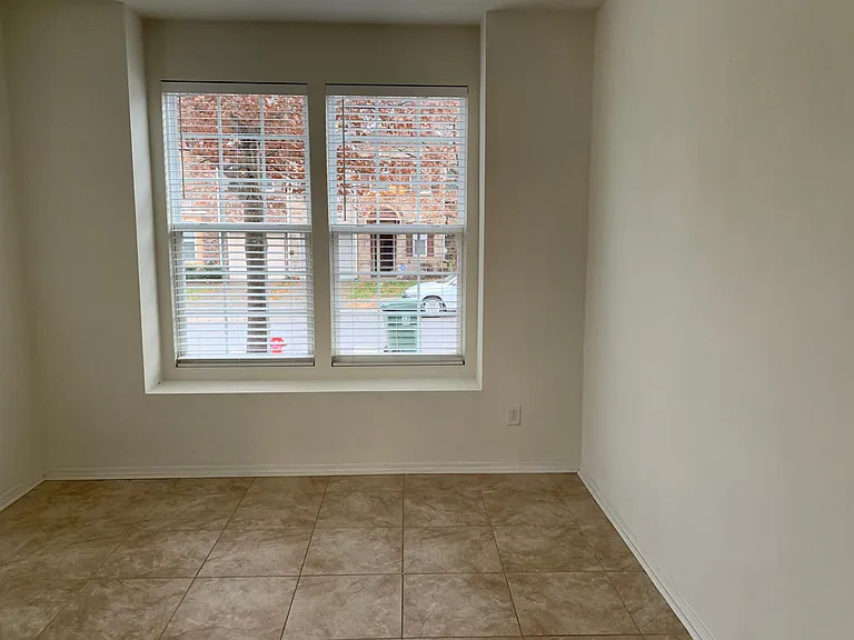 1819 Whirlaway Ct — Photo 28