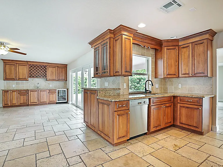 5110 NE 30th Ave — Photo 16