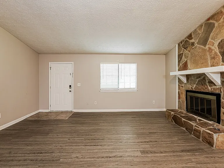 4114 Red Laurel Way — Photo 4