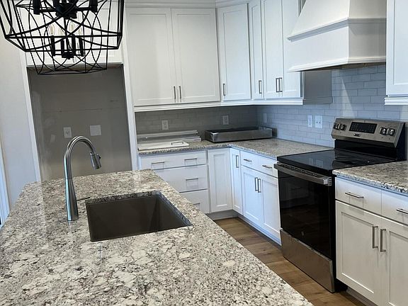 5th image of 3806 Honeytree Ln