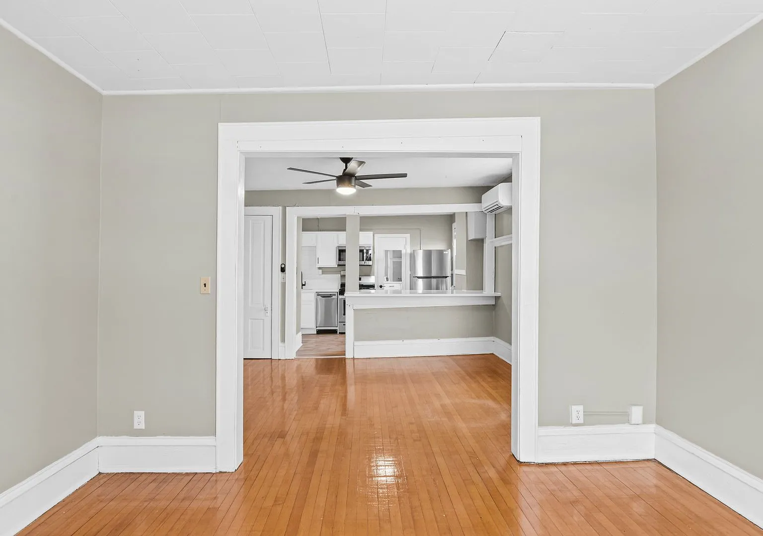 1216 Williamson St — Photo 3