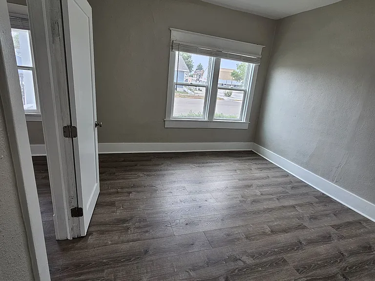 Bedroom 11'7" x 10'8"