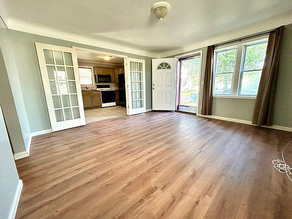 2nd image of 885 White Ave