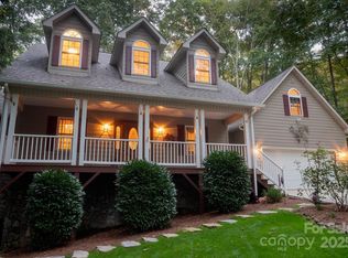 93 Hickory Dr, Maggie Valley, NC 28751