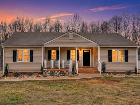 1188 Airport Rd, Moneta, VA 24121