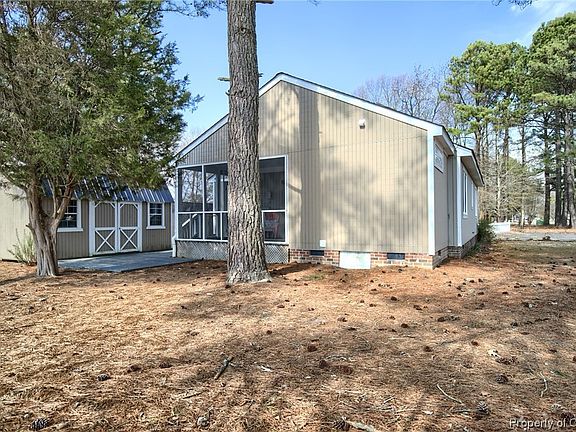 3rd image of 3660 Seawells Dr