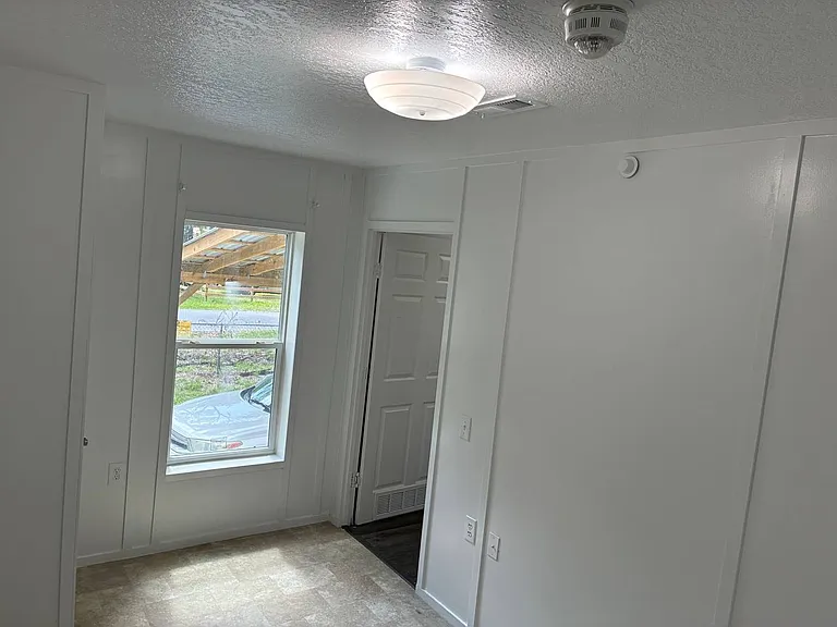 1416 Robin St — Photo 10