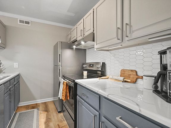3rd image of 8713 Candlewood Trl APT 10