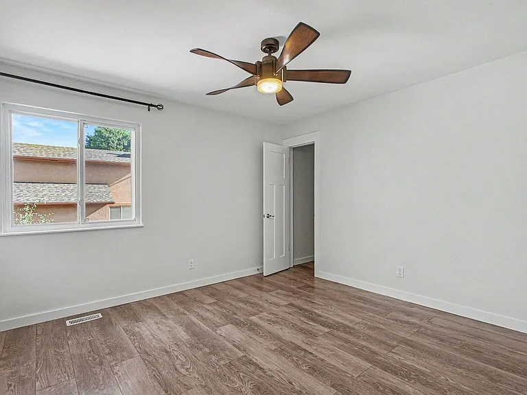 2029 Ambleside Dr — Photo 12