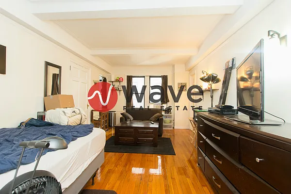 Rented by Wave Real Estate Group | media 25