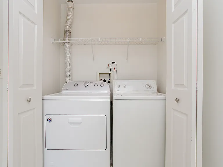 1217 N Village Dr — Photo 29