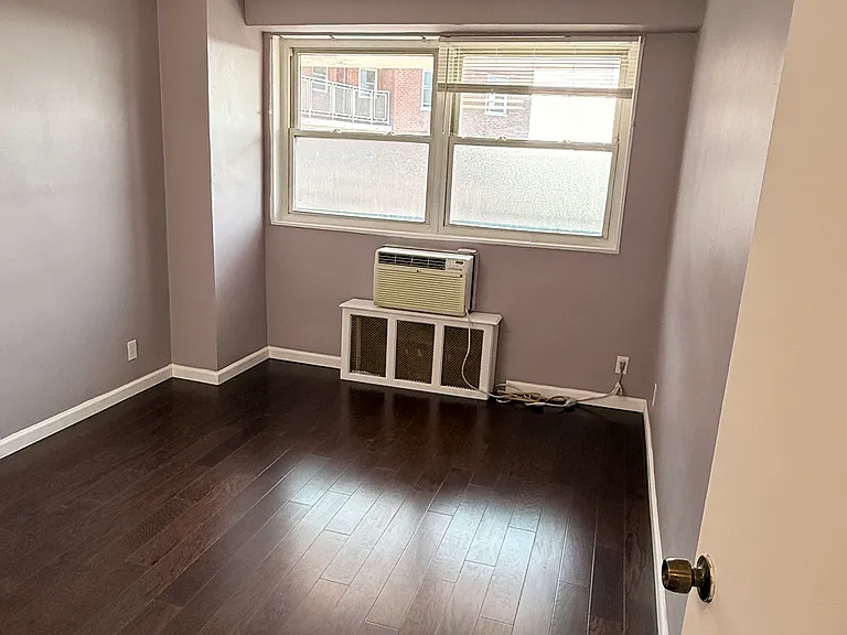 91 Strawberry Hill Ave #924 — Photo 18