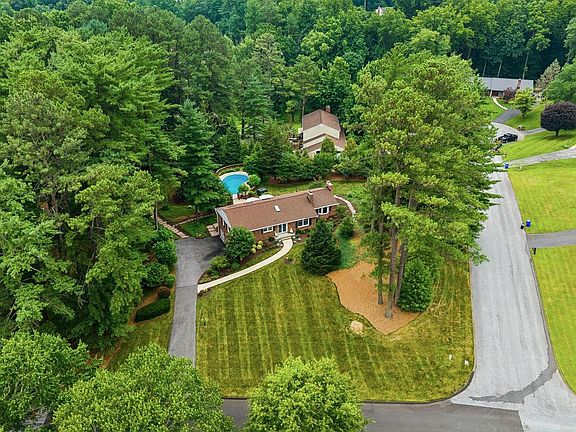 5th image of 10173 Green Clover Dr