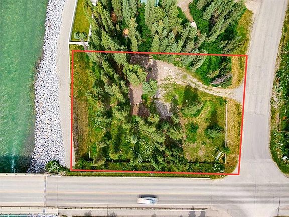2nd image of 19 River Dr N