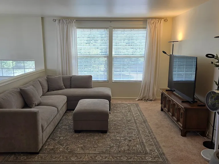 484 Belvedere Ln — Photo 6