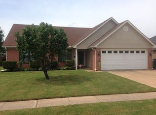 727 Pin Oak Dr, Marion, AR 72364