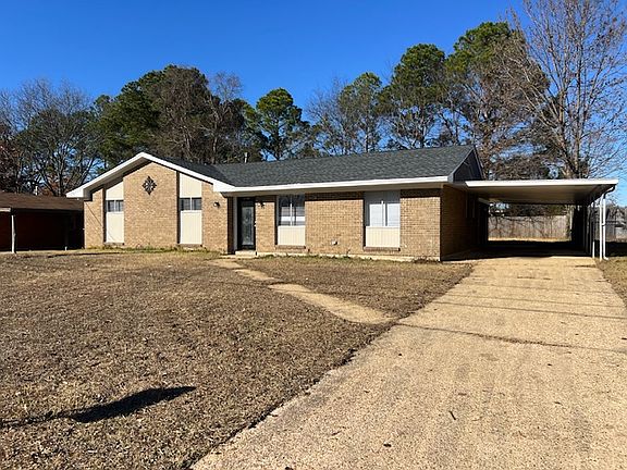2nd image of 2745 N Wallace Dr