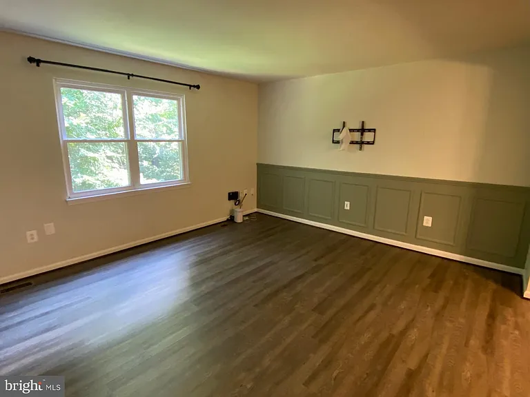 1210 Thomas Jefferson Pl — Photo 4