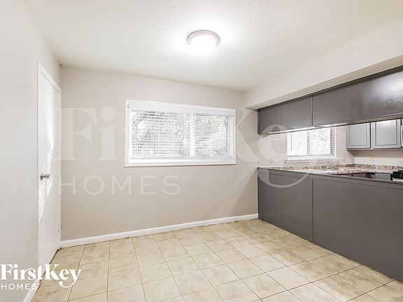 5th image of 3214 Sycamore Springs Dr
