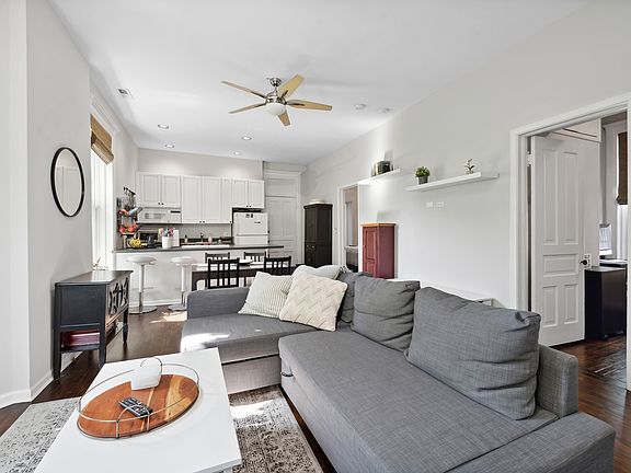 4th image of 1049 W Wellington Ave APT 2B