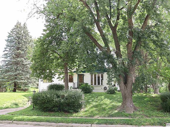 3rd image of 809 Vernon Ave