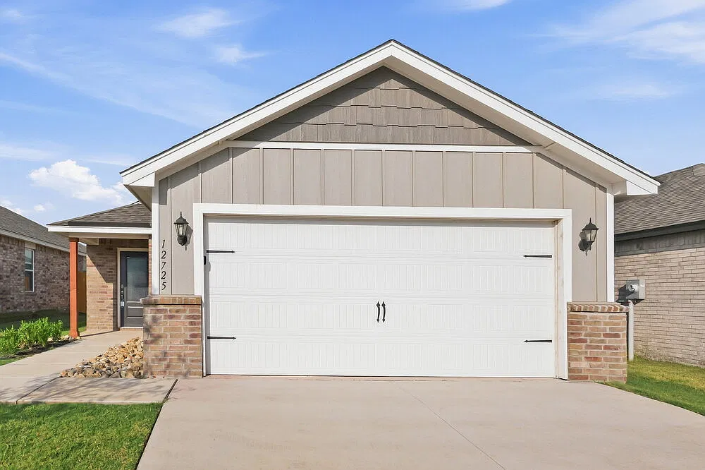 3 bed, 2.0 bath, 1286 sqft, $1,590 — Photo 1
