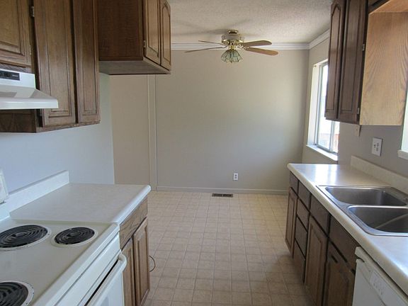 4th image of 504 N Keller Ave