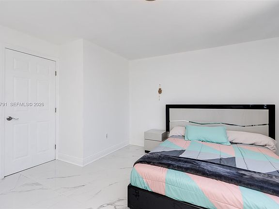 5th image of 3527 NE 168th St APT 309