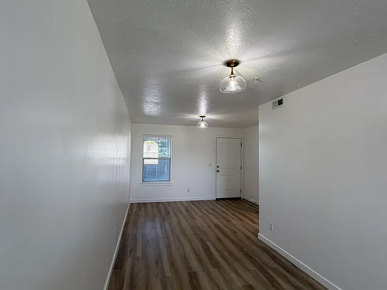 1055 W 1033 N #203 — Photo 7