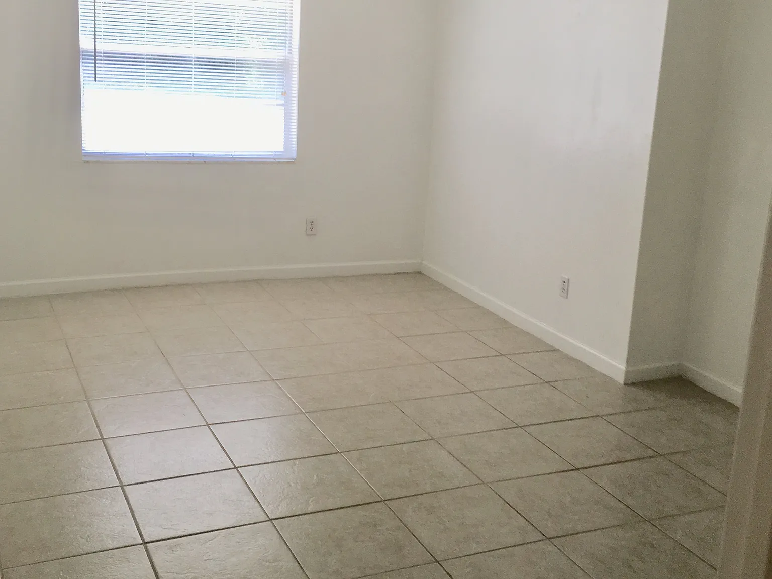 2 bed, 800 sqft, $1,400 — Photo 4