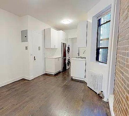 1st image of 321 E 83rd St #2F