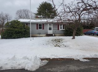 2 Mark St, Lewiston, ME 04240