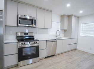 1043 W 26th St, Riviera Beach, FL 33404