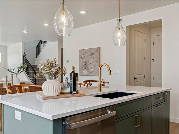 5th image of 1224 E Amarylis Way