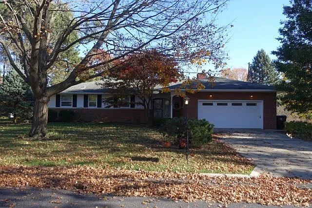 5916 N Trenton Ln photo 1