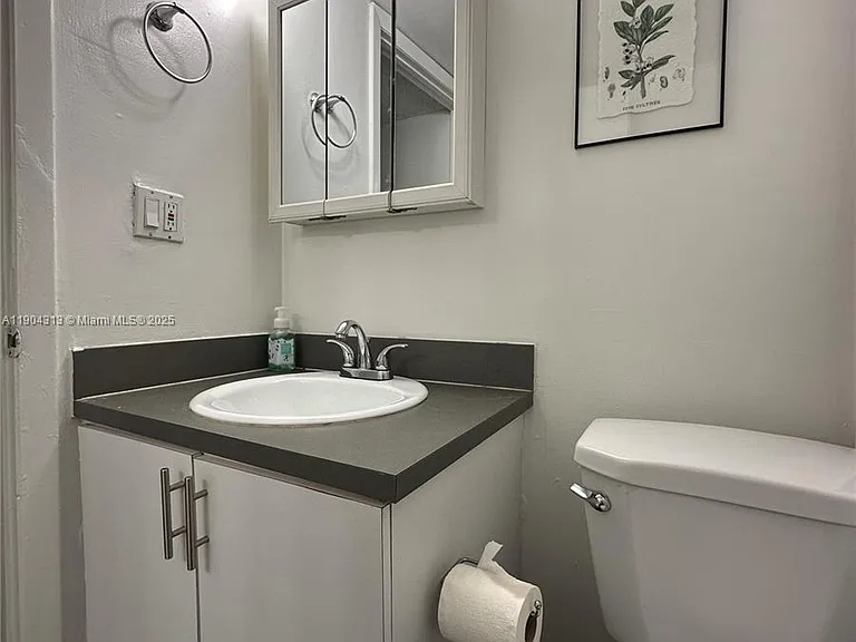 1720 NW North River Dr #305 — Photo 8