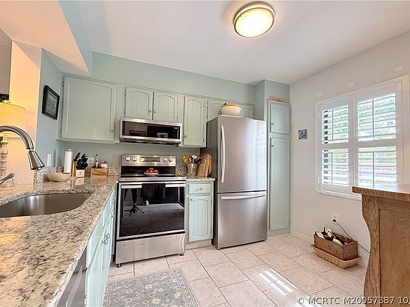 4th image of 1950 SW Palm City Rd #205