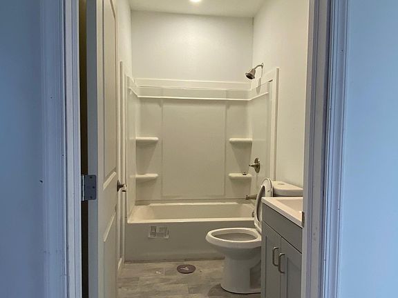 4th image of 118 N 2nd Ave #8