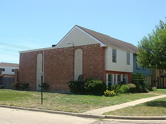5th image of 1915 Back Bay Dr