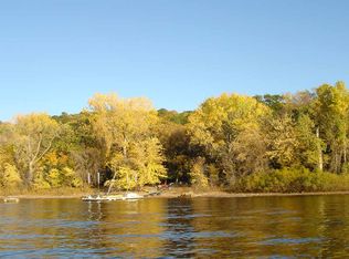 278 W Grove Rd, Hudson, WI 54016