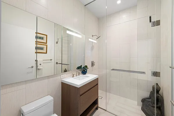 Sold by Triplemint | media 18