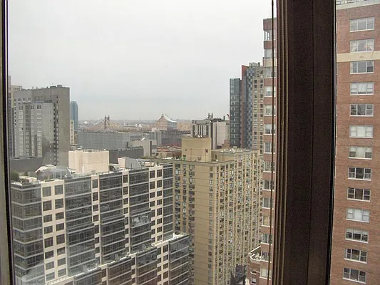 Sold by Sotheby's International Realty | media 22